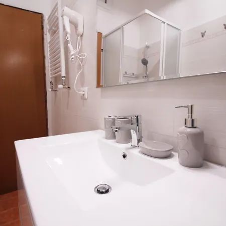 Apartment San Giovanni Smart & Well Connected *